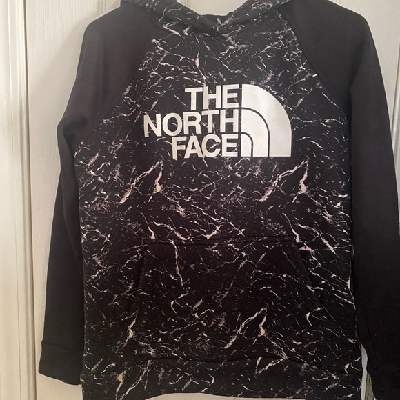 Boy’s The North Face Hoodie - Picture 1 of 8